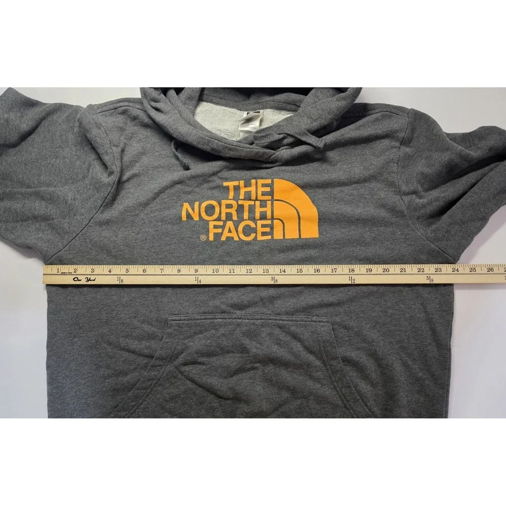 The North Face Mens Size L Gray Graphic Long Sleeve Hoodie‎